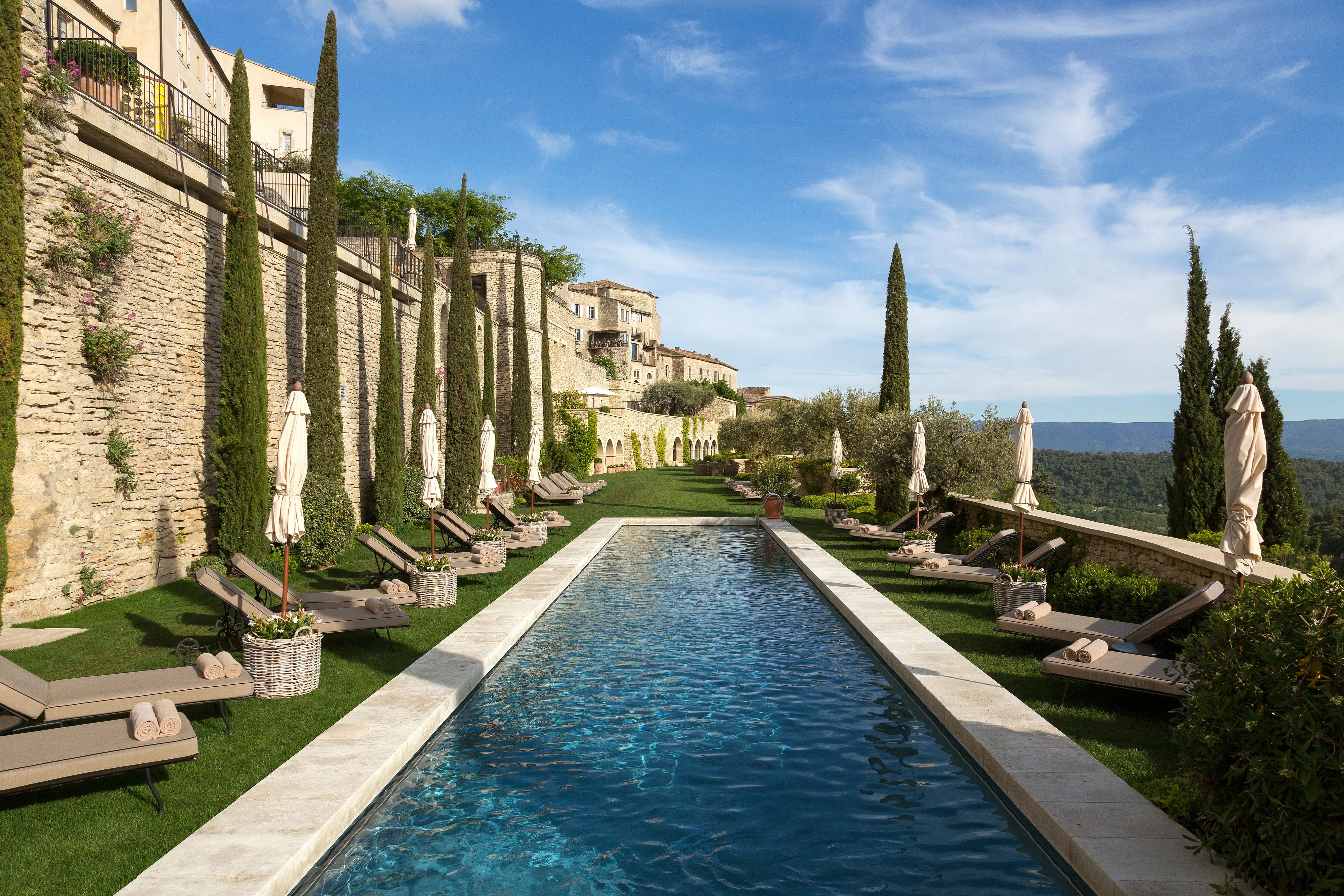LA-BASTIDE-DE-GORDES_2019_La-Bastide-De-Gordes---Couloir-de-nage.webp